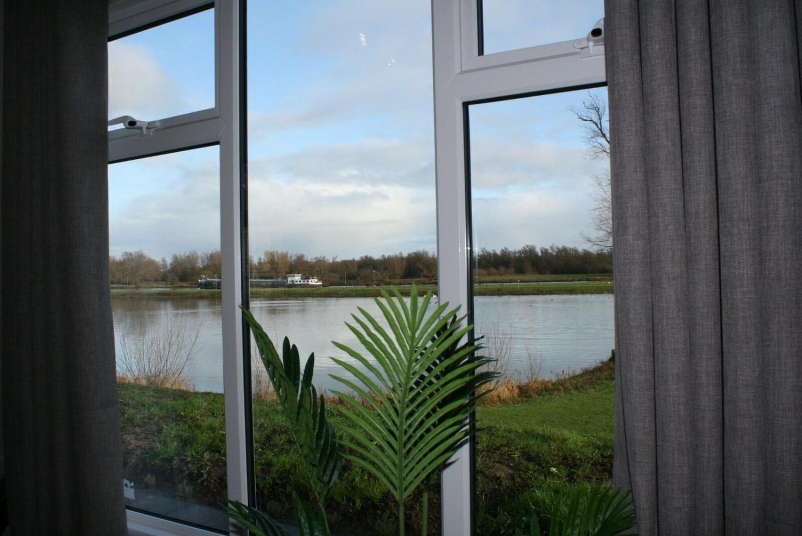 Recreatiepark En Jachthaven De Scherpenhof Terwolde Habitación foto